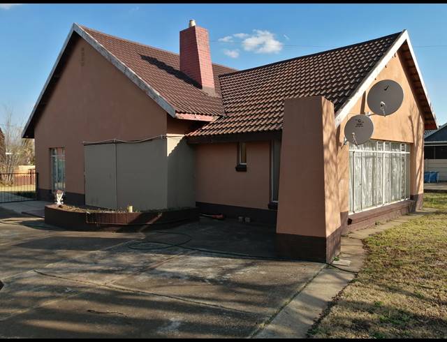 3 BEDROOM FREESTANDING FOR SALE IN STILFONTEIN EXT 3